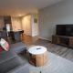 Luxury Apartment with Gym, Steps From Commuter Rail #3013, Reading (foto 10)