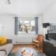 Guildford - Two Bed House, Guildford (zdjęcie 2)