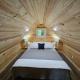 New! Pine Ridge Tiny Cabin with Hot Tub!, Lampe - Fotografie 10