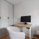Prime Prive Apartment 65TV AC Standing Desk King Bed, Warszawa - Zdjęcie 4