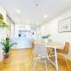 Refreshing Central 2 Bedrooms on Queen St Living, Окленд - Фото 7