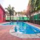 VacationBuddy 2 BHK Farmstay with Pool at Greater Noida, グレーター・ノイダ - 写真 2