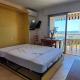 LE CAPITOLE Vue mer Studio cabine 27m2 les pieds dans leau 2 adultes 2 enfants clim et garage, Fréjus - Fotografie 2