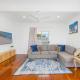 Sun Catcher - ocean views, walk to beach, lake, cafés, shops, Lake Cathie (zdjęcie 9)