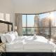 Elegant 2BR with Balcony and Burj Khalifa Skyline Views, Dubaï - Photo 6