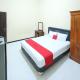 RedDoorz at Ratu Homestay Syariah Near Lippo Mall Banyuwangi - Fotografie 10