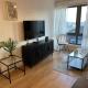 Spacious one bedroom flat opposite station, Londýn - Fotografie 3