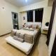 Two Palm Tree Villas Condominium - Studio 8A with Balcony - Across Terminal 3 Airport, Manille - Photo 1