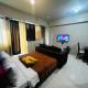 One Palm Tree Villas Condominium - Studio 10A with Balcony - Across Terminal 3 Airport, Manila - Fotografie 9