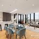 Spacious 3-Bed Top-Floor Apartment with City Views, Melbourne (Foto 5)