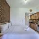 Modern Look Studio at Taman Melati Sinduadi Apartment By Travelio Kejayan - Fotografie 4