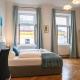 Affordable 2 Apts for 16P, 4BR Great for Families, Vienna - Foto 8