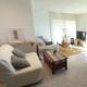 Apartment with pool near the beach and Barcelona by train, El Masnou (foto 6)