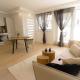 Cozy Central Apartment with Wooden Accents & Terrace l JOS16, Wien - Foto 1