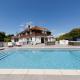 Ultimate beach house with pool in West Wittering - Photo 1