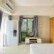 Homey and Nice 1BR at Gateway Park LRT City Bekasi Apartment By Travelio, Bekasi - Fotografie 3