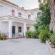 The Great Garden with pool, parking & wifi