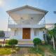 VacationBuddy Elysian Farm with Pool Noida, Noida - Foto 2