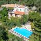 Stone Cottage, Nisakion