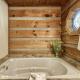 Lovers Hideaway - Romantic Getaway Sevierville - Foto 10