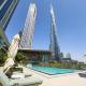 Stunning 1BR Burj View from Infinity Pool, Dubai - Foto 1