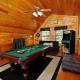 Hot tub and pool table- perfect 2 BR log cabin!, Sevierville - Fotografie 2