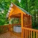 1BR log cabin, sleeps 5, firepit, hot tub, 1 free ticket to Dollywood! Sevierville - Fotografie 2