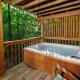 2BR with hot tub located between Pigeon Forge and Gatlinburg! Sevierville - Foto 1