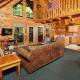 2BR with hot tub located between Pigeon Forge and Gatlinburg! Sevierville - Foto 3