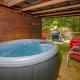 Clean, cozy pet friendly cabin- hot tub & big deck, Sevierville - Photo 4