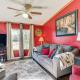 College Station Getaway w/ Hot Tub & Courtyard!, College Station (fotografie 3)