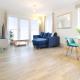 Modern Flat, Perfect Long Term Stay with FREE PARKING - High Speed to Kingscross & Stratford - FREE WIFI & DISNEY, Swanscombe