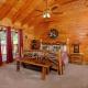 Arcade game, hot tub, spacious beautiful log cabin! Gatlinburg log cabin! - Fotografie 3