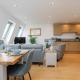 StarHost Residences - Central 3 Bed Apartment at Regents Court, Newbury - Foto 1