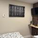 Studio unit with private entrance, 2 bed 1 bath, St. John's - Foto 1