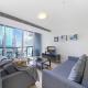 Chic 2BR Apt Near Crown with FREE Parking, Melbourne (Foto 2)