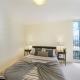 Chic 2BR Apt Near Crown with FREE Parking, Melbourne (Foto 9)