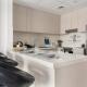 Prime Location 2BR Apartment with Pool & Dining Nearby, Abú Zabí (fotografie 4)