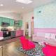 Barbie Dream Condo - Near Restaurants, Coffee and Bar