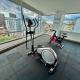 Modern downtown apartment with gym and view, Quito - Fotografie 10