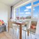 Luxury 2 Bedroom Apartment with Free Parking Opposite Queen Elizabeth Hospital