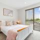 Māngere Three Bedrooms Retreat with Airport Conveniences, Окленд - Фото 4