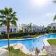Ultimate Rentals - Terrace Apartment with Pool View near Golf & Beach - Sunset Golf Estepona - Foto 3