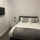 3 bedroom with private parking - close to Glasgow airport & city centre Renfrew - Foto 8