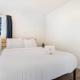 Cozy 2nd-Floor Studio Apartment Just a Block from Beverly Hills & Top LA Attractions, Los Angeles - Foto 8