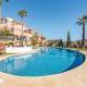 Riviera Retreat with private rooftop and sea views, Mijas (foto 2)