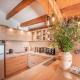 Stone Villa with Panoramic Views, Rocher (fotografie 10)