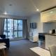 Aura C two bedrooms apartment balcony good view wi-fi easy parking, Окленд - Фото 9