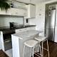 Aura D two bedroom unit harborview balcony wifi easy parking, Окленд - Фото 6