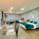 Studio Geek Villa - Open Space - 5m from 5 top attractions - Pool all year round, Dining Pergola, Barbecue - Funchal Matrix Holiday Home, Funchal (foto 2)